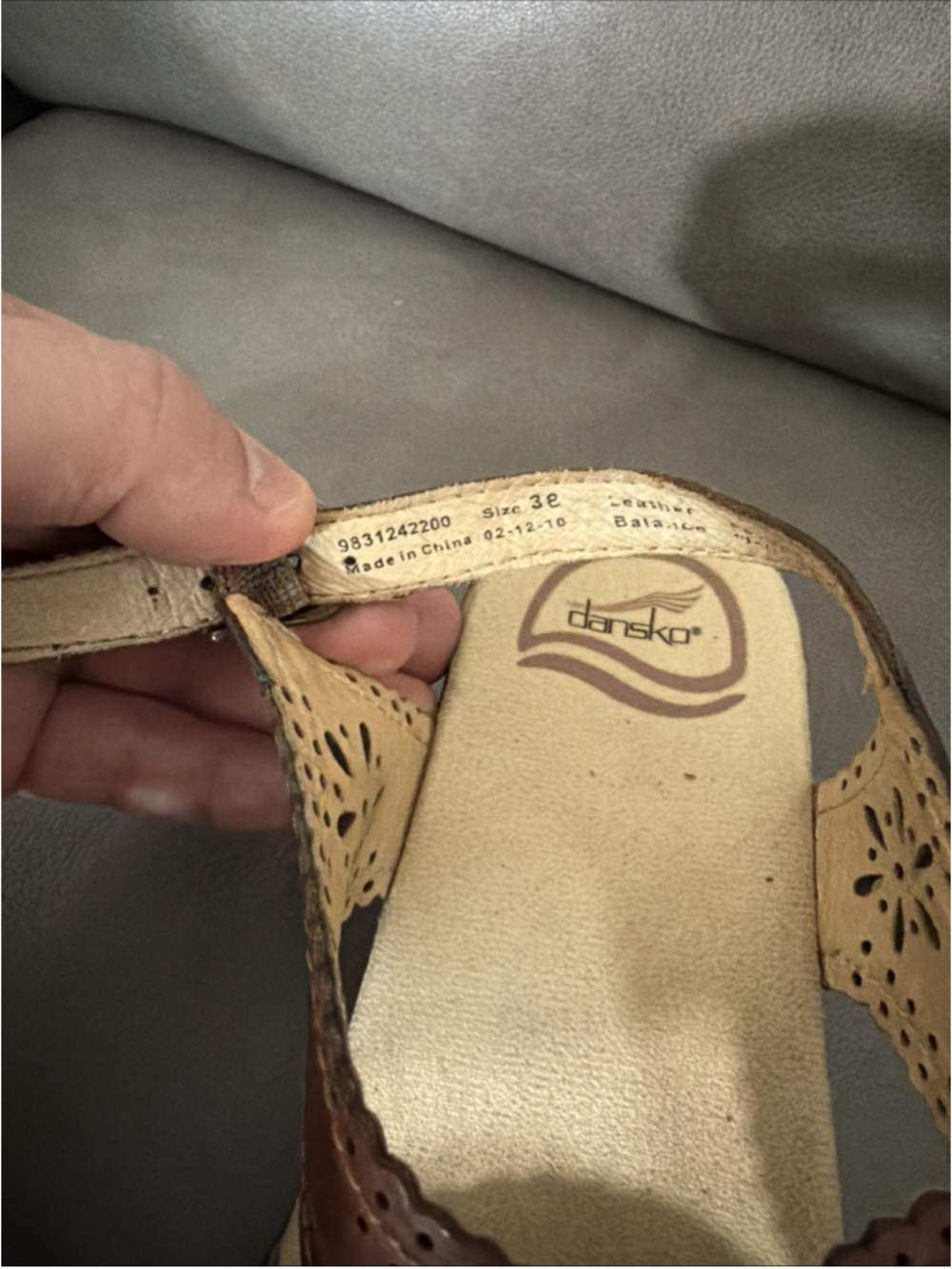 WOMEN’S DANSKO CLOG SANDALS SHOES SIZE 38 EU BROWN BEIGE STRAP ON WEDGES - Picture 9 of 9